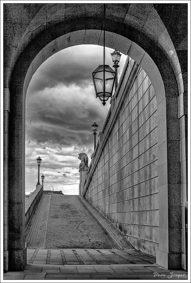 Pathway tp the Royal Palace BW, Stockholm